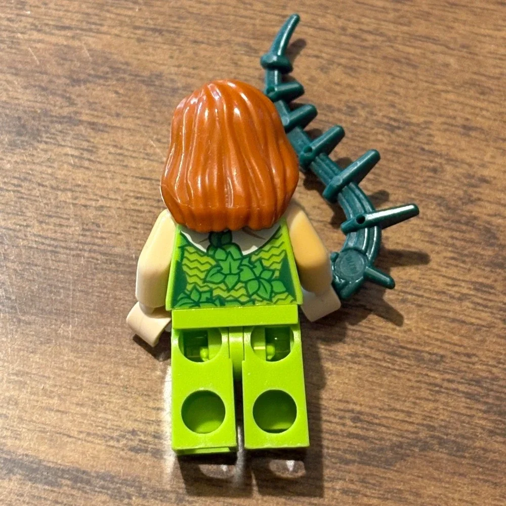 LEGO DC Super Heroes Poison Ivy Minifigure with Vine Accessory sh010 Batman